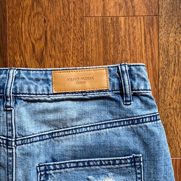 High waisted Vero Moda denim skirt (small) - Picture 6 of 8